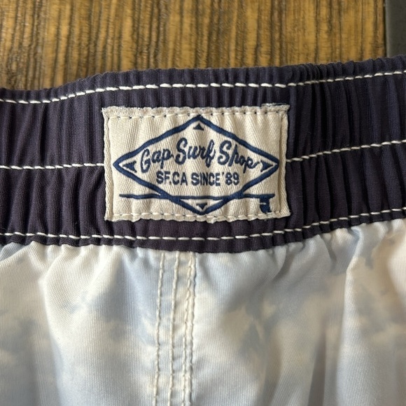 GAP Surf Shop Waterslide Elysian Blue White Red Swim Trunks, toddler size 2 - Picture 8 of 9